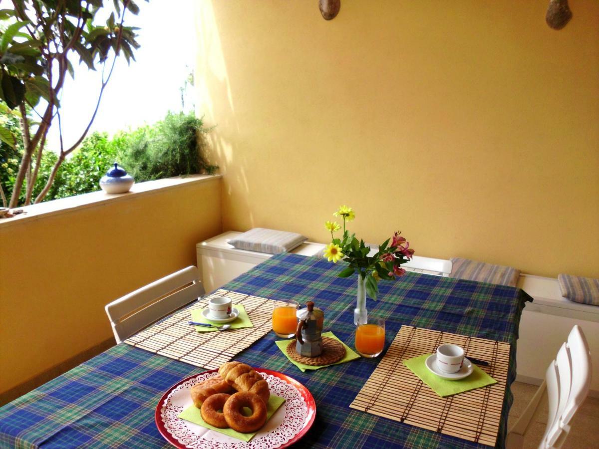 Villa Veranda Sulla Spiaggia Tresnuraghes Exterior foto